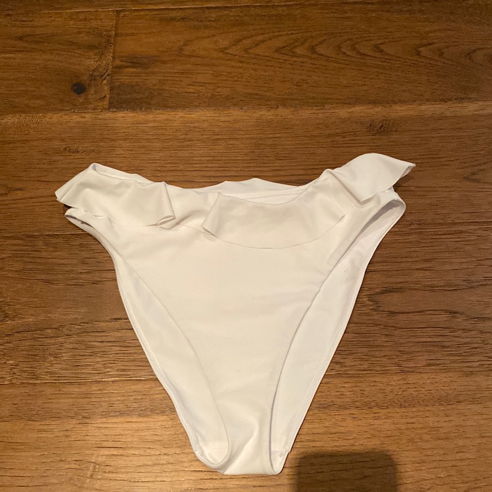 Show me your mumu ruffled bikini bottom. Brand new without tags